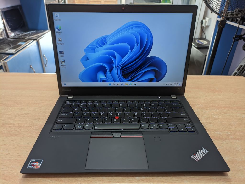 Lenovo ThinkPad P14s Gen 2 - Ryzen 5 Pro, 4GB VRAM