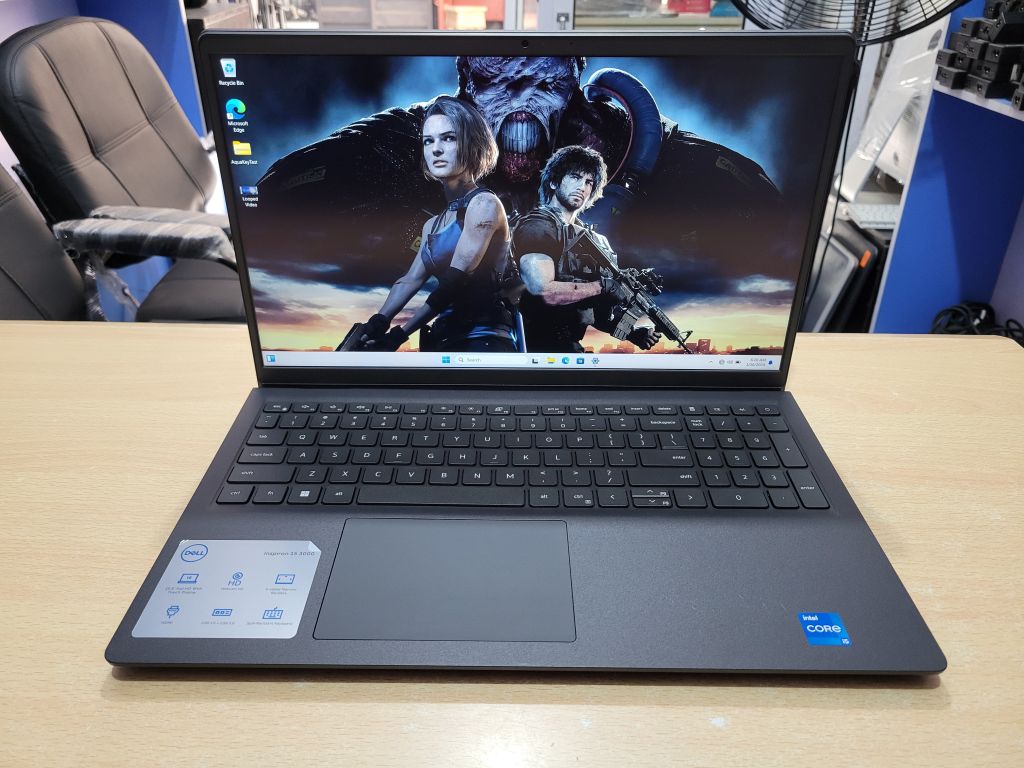 – 8GB DDR4 RAM
– 512GB SSD storage
– 15.6 inch Full HD display
– Intel Core i5-1135G7 processor [11th generation]
– Four Cores, Eight threads processor
– Intel Iris Xe Graphics [capable of light gaming]