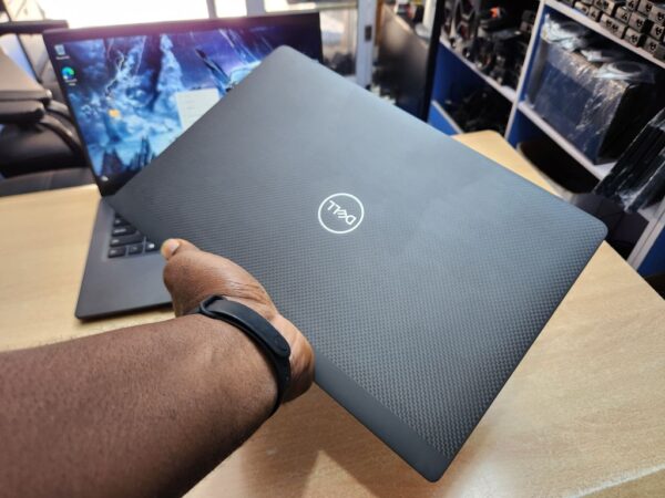 Dell Latitude 7400 - 8th Gen, 13Hrs Battery