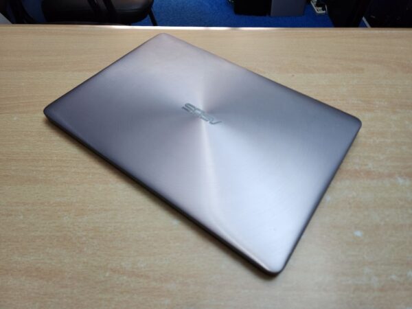 Asus ZenBook UX330UA - Core i5, 7th Gen