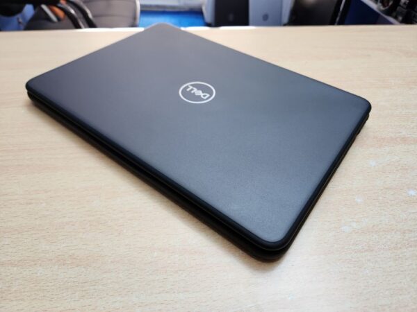 Dell Latitude 3300 - 7th Gen