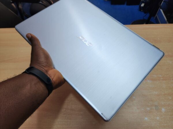 Acer Aspire 5 A515 - Ryzen 3, 2GB Graphics