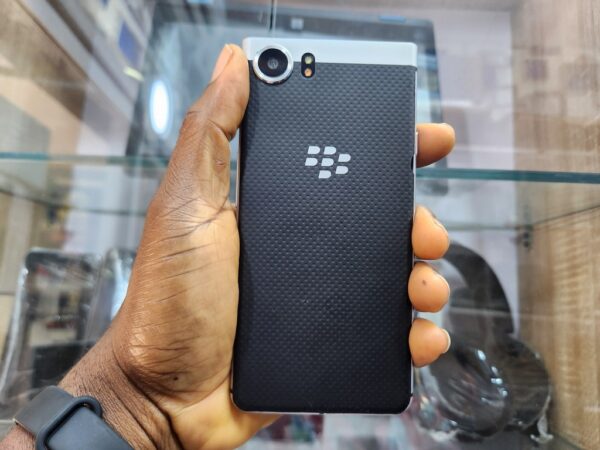 BlackBerry KeyOne - Android OS