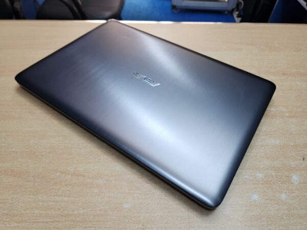 Asus K501U - Core i7, Nvidia Graphics