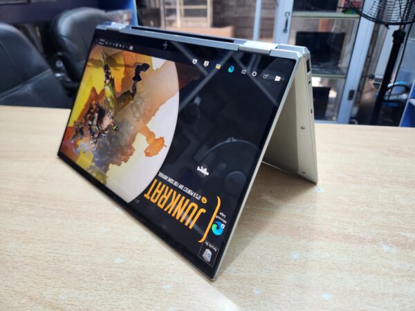 HP EliteBook 1030 G8 - Core i7, x360