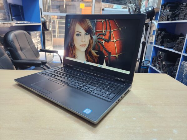 Dell Precision 7530 - Intel Xeon, 6GB Dedicated Graphics