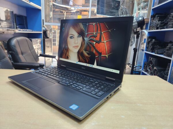 Dell Precision 7530 - Intel Xeon, 6GB Dedicated Graphics