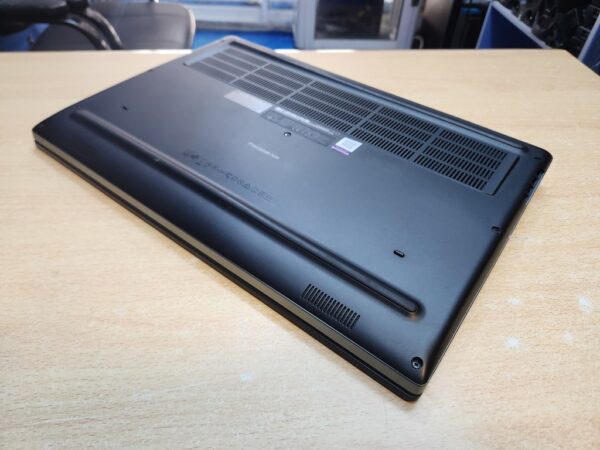 Dell Precision 7530 - Intel Xeon, 6GB Dedicated Graphics