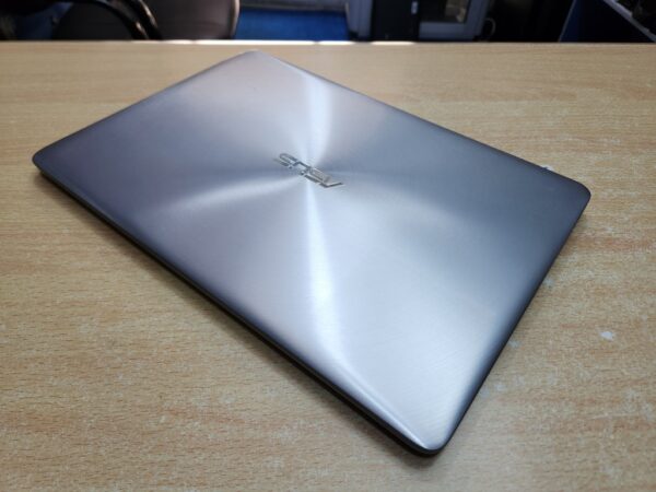 Asus ZenBook UX330U - Core i5, 8th Gen