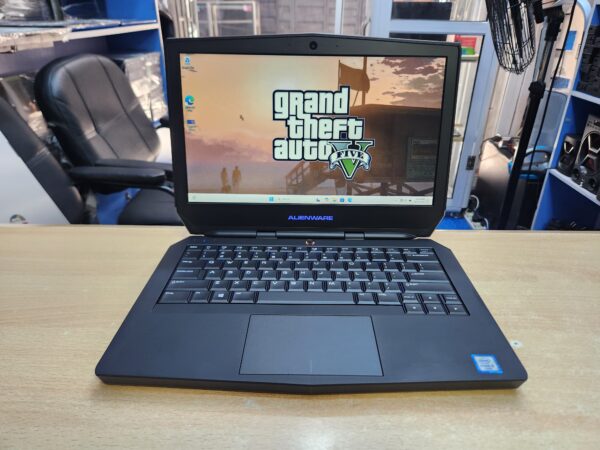 Alienware 13 R2 - Core i5, Nvidia GTX