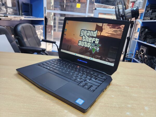 Alienware 13 R2 - Core i5, Nvidia GTX