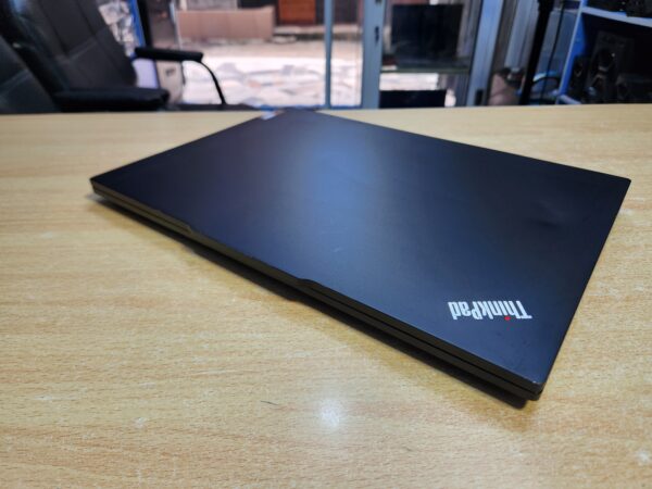 Lenovo E16 gen 1 - Ryzen 5 7530U, 4GB Graphics