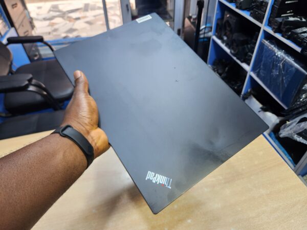 Lenovo E16 gen 1 - Ryzen 5 7530U, 4GB Graphics