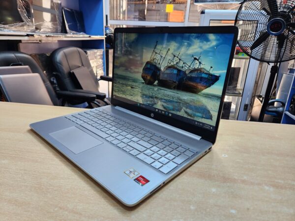 HP 15 - Athlon Gold, 2GB Graphics , Touchscreen