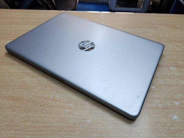 HP 15 - Athlon Gold, 2GB Graphics , Touchscreen