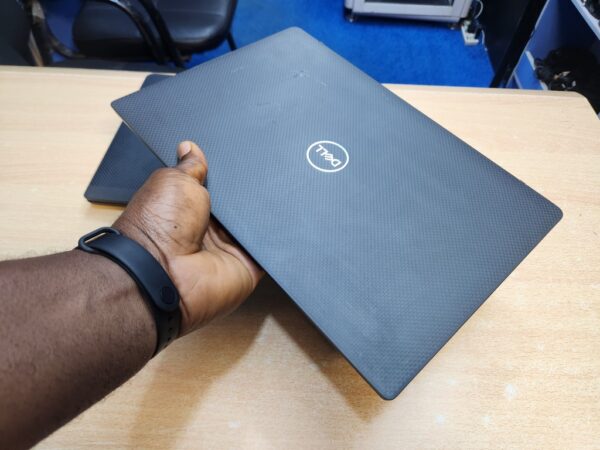 Dell Latitude 7400 - Core i7, 8th Gen