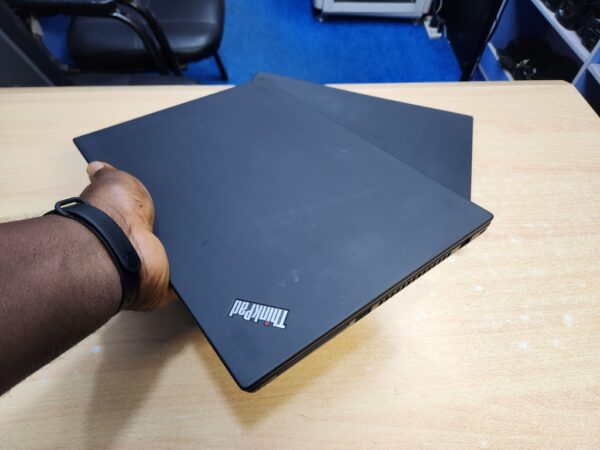 Lenovo ThinkPad T14 - Ryzen 7, 2GB Graphics