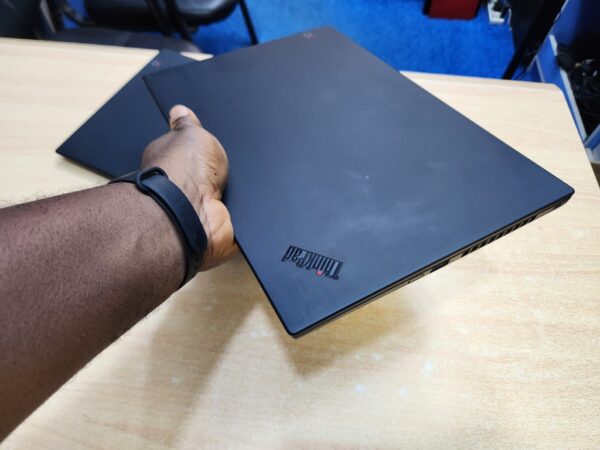 Lenovo ThinkPad X1 Carbon [Gen 7] - Core i5, 8th Gen