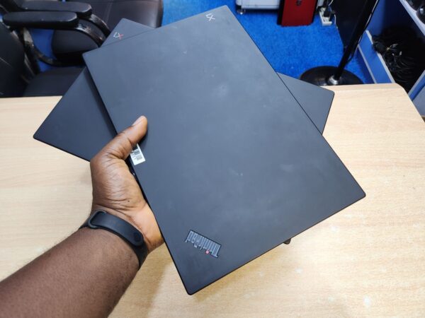 Lenovo ThinkPad X1 Carbon [Gen 7] - Core i5, 8th Gen