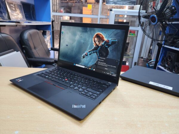 Lenovo ThinkPad P14s Gen 1 - Ryzen 7 Pro, 2GB Graphics