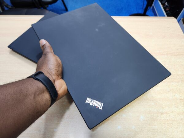 Lenovo ThinkPad T14 Gen 2 - Core i7, 11th Gen, Touchscreen