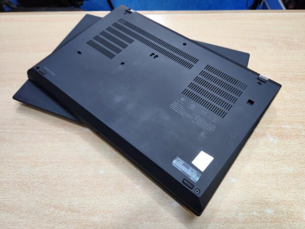 Lenovo ThinkPad T14 Gen 2 - Core i7, 11th Gen, Touchscreen