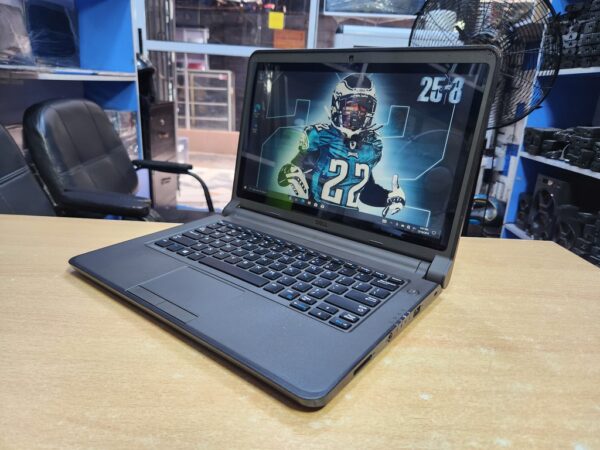 Dell Latitude 3350 - Core i5, Touchscreen