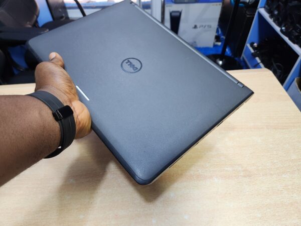 Dell Latitude 3350 - Core i5, Touchscreen