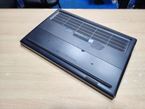 20261006_122438 Dell Precision 7740 - Intel Xeon, 6GB Nvidia RTX Graphics